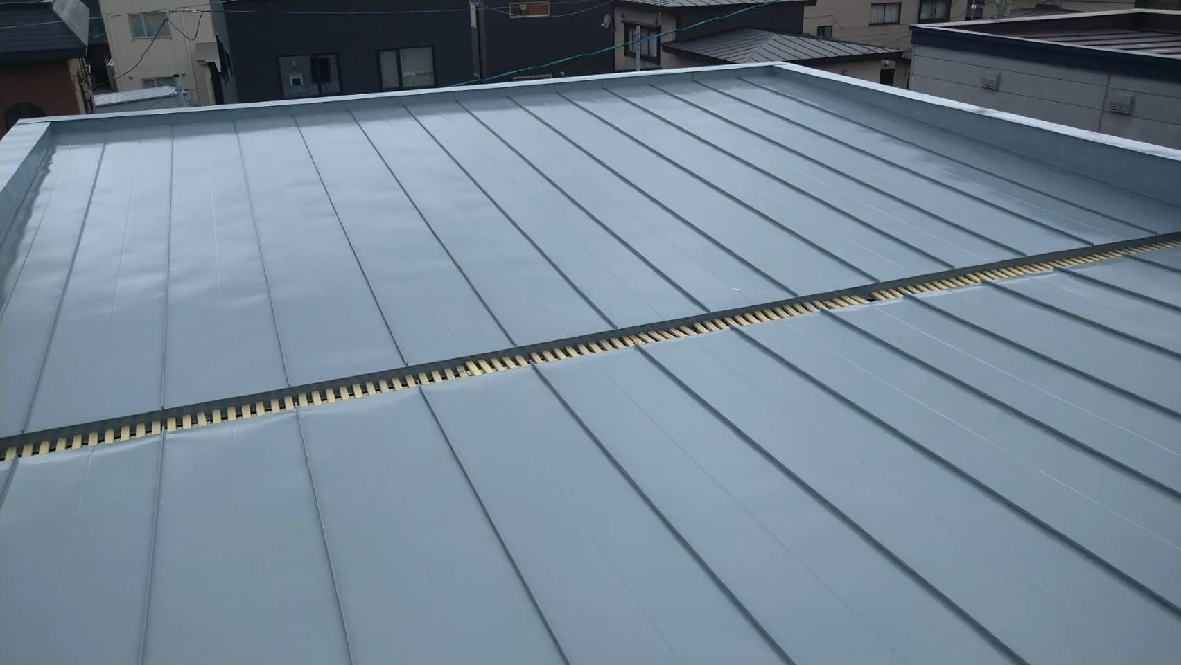 一軒家の屋根塗装